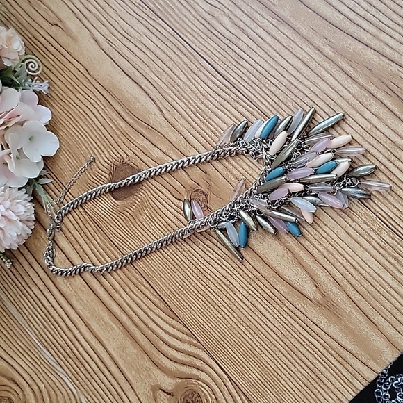 3/$25 Charming Charlie Necklace - Picture 2 of 4